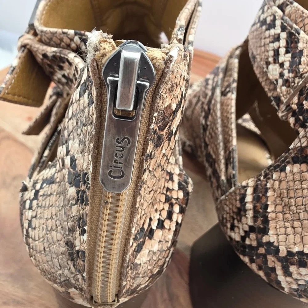 Circus by Sam Edelman Womens Snake Print Strappy Heeled Booties Size 7.5‎